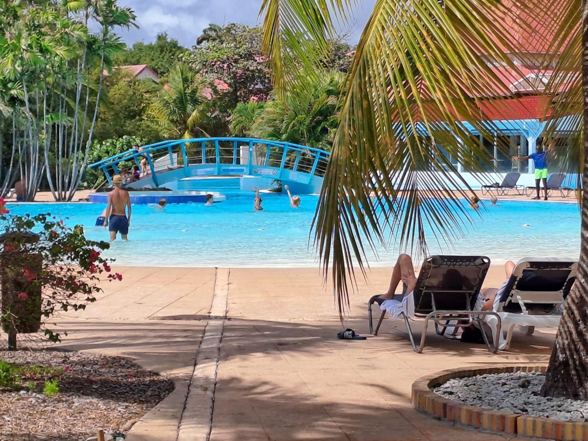 Grand Studio Vue Mer Exceptionnelle, Piscines, Plages. Sainte-Anne  Exteriér fotografie